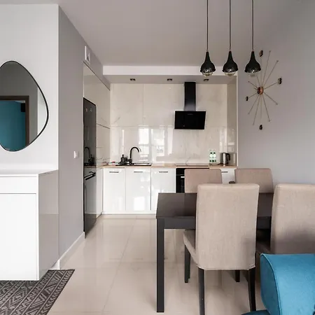 Daire Bluszczanska Blue Modern